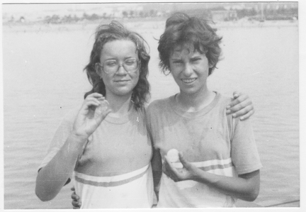 1976-04
